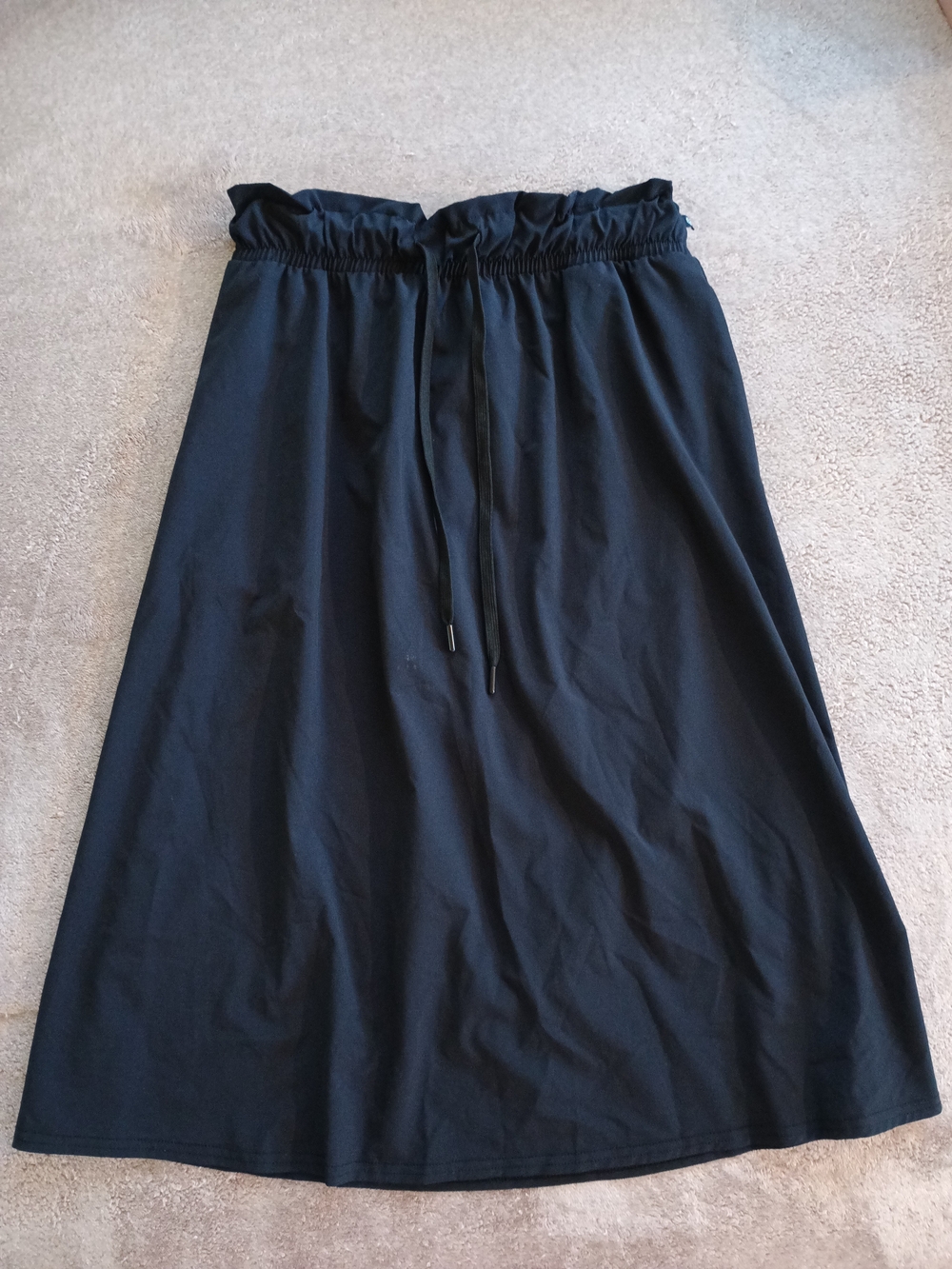 Marika Black Elastic Ruffle-Waist A-Line Midi Skirt